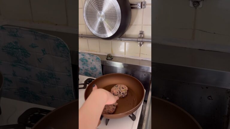 さっぱりぷりっとひじき梅干しバーグ🦭🐓🍽 #料理動画 #簡単レシピ #栄養士 #料理 #腸活 #腸活ダイエット #腸活レシピ #おつまみ #おつまみレシピ #レシピ動画 #ハンバーグ