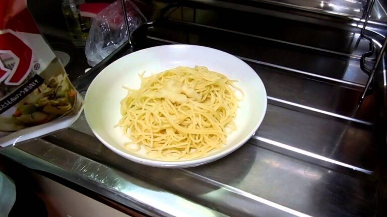 簡単、和えるだけ！塩昆布パスタの作り方