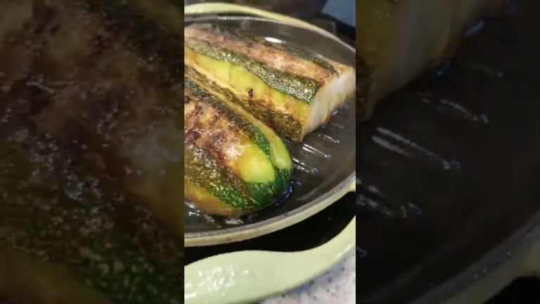 【驚愕】超巨大ズッキーニをステーキにして食べた記録('∇')【おうちごはんvlog】#shorts