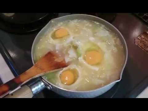 キャベツの味噌汁に卵を入れて半熟に(^3^)/