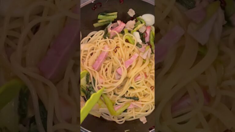 ベーコンと小松菜のパスタがしみる #shorts