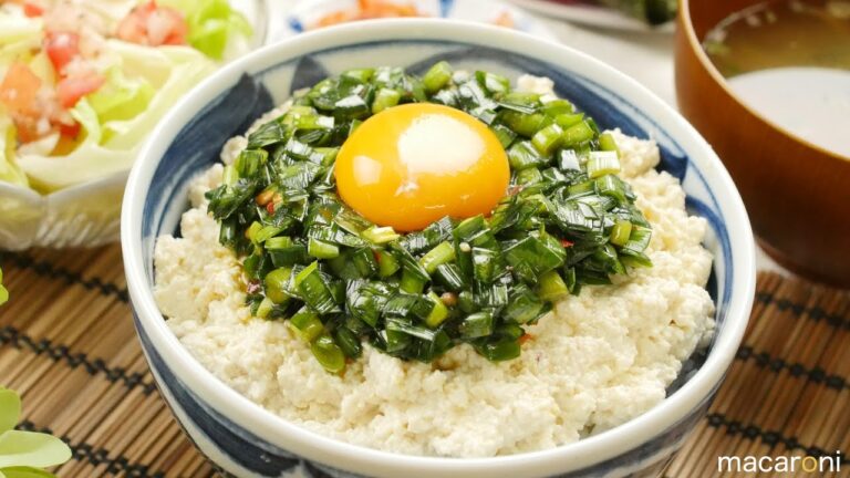 スタミナの極み！材料3つで ピリ辛 ニラ たま 豆腐 丼 のレシピ 作り方