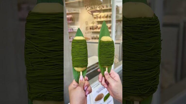 【嵐山食べ歩き】濃厚抹茶モンブランで覆われた芋だんご🍡#shorts #京都 #食べ歩き #japanesefood #japan #kyoto #matcha