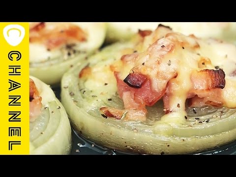 乗せて焼くだけ！カリカリベーコンの玉ねぎステーキ | Baked onion with bacon and cheese