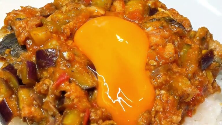 簡単キーマカレーの作り方！茄子とトマトと鯖缶使用