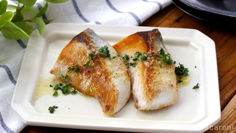 【ぶりのガリバタソテー】ぶりを洋風にアレンジ！フライパン1つで完成♪｜macaroni（マカロニ）