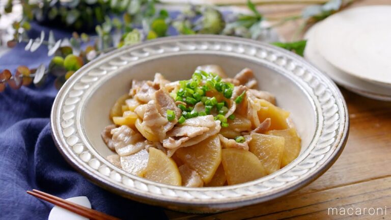 【 豚バラ大根】めんつゆでパパッと簡単レシピ！夕飯のメインおかずに♪｜macaroni（マカロニ）
