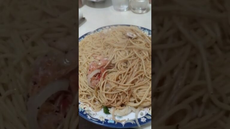 いわき市平にあるオフィス 初来店した時に食べたシーフードスパゲティの3倍の量だというナポリタン 金額も750円で激安!! 次回挑戦するので乞うご期待!!