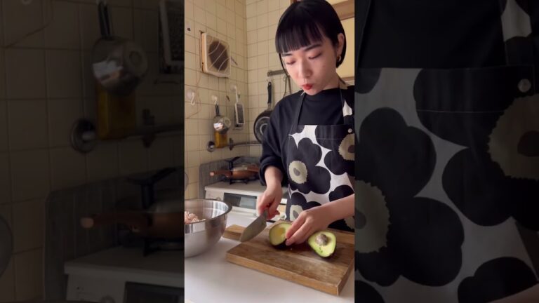 たくさん食べたい！まろやかアボカドの塩昆布サラダ🦭🥑 #栄養士 #器 #簡単レシピ #サラダレシピ #サラダ #サラダチキン #アボカド #アボカドレシピ #japanesefood #salad