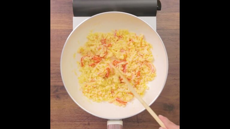 カニカマでバッチリ節約 シャキシャキ カニカマとレタスの炒飯 #cooking  #簡単レシピ #チャーハン