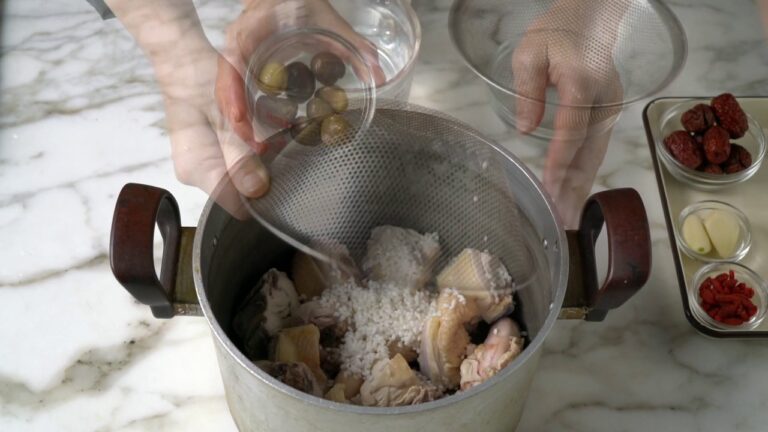 「簡単参鶏湯」の作り方