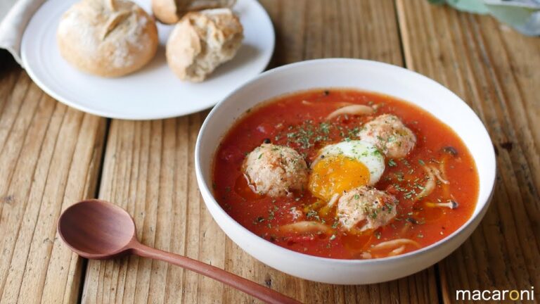 【365日のパンとスープ】鶏団子と半熟卵の塩麹トマトスープ