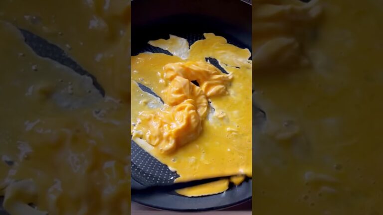 疲れている日はこれだけ頑張って作ってね♪【照りたま豚こま混ぜご飯】おかわりが止まらなくなるかも