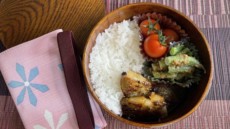 かれいのバターしょうゆ焼き、いんげんの胡麻和え、ミニトマト