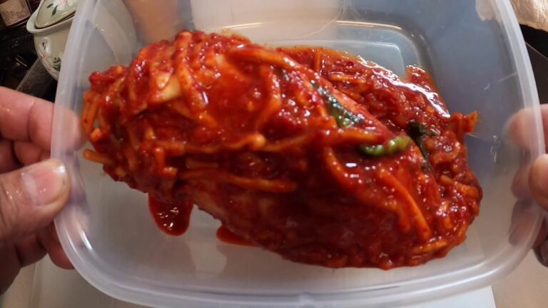 川崎のキムチの名店　おつけもの慶のおなかいっぱいイカキムチ