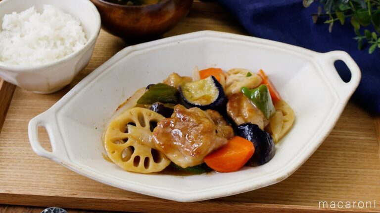 【鶏と野菜の黒酢あん】定食屋で人気の味！鶏肉と野菜に甘酸っぱい黒酢のあんが絡む♪｜macaroni（マカロニ）