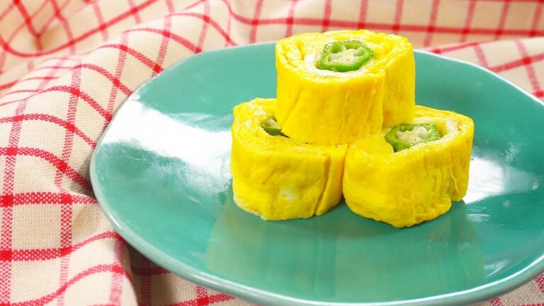 星形がかわいい！オクラまきまき卵焼き
