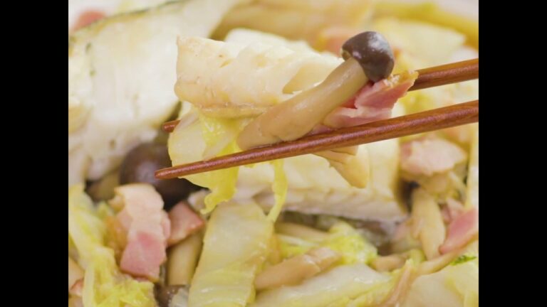 寒い季節のごちそうにぴったり 白菜とたらの酒蒸し ｜ moguna[モグナ]