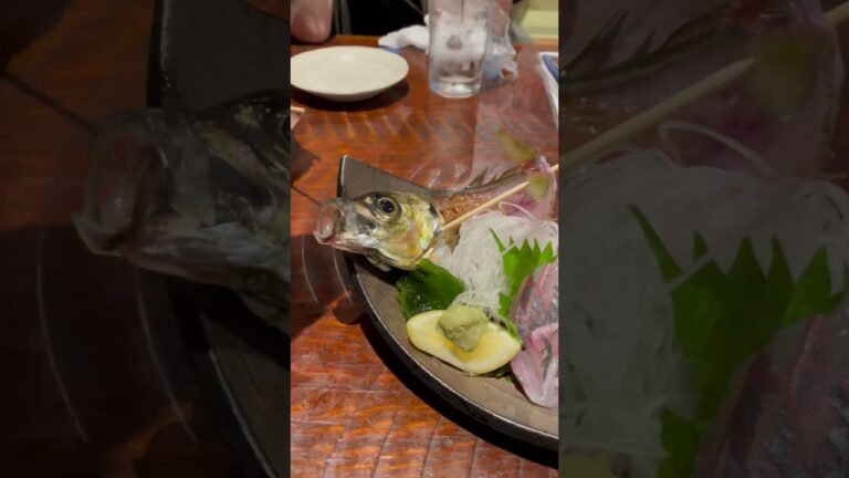 鯵の活き造りに醤油をかけてみたら