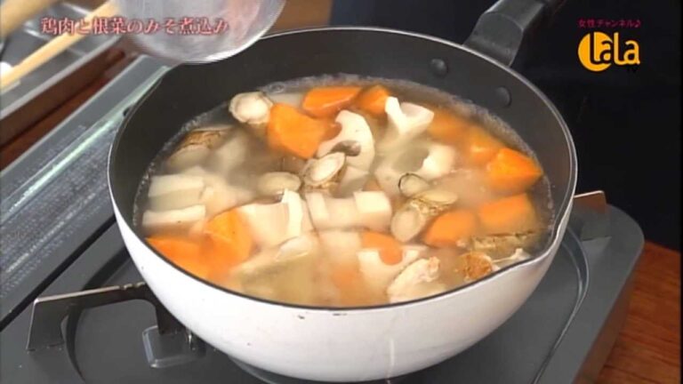 鶏肉と根菜のみそ煮込み