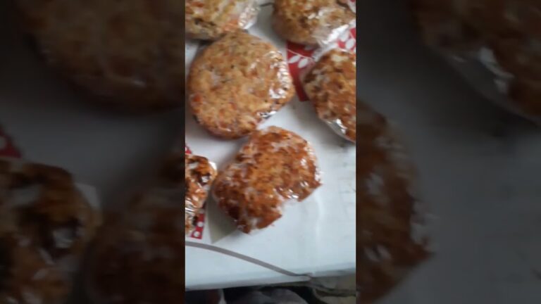 冷凍も出来ちゃう！簡単ヘルシー鶏胸肉のハンバーグ💕︎作り方はコメ欄から
