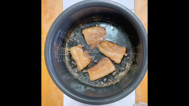 【簡単炊飯器で作る豚の角煮】コーラと炭酸水で簡単に作れます！お鍋に移して1晩置くとより味がしみます！#簡単レシピ #簡単料理 #ずぼら飯 #炊飯器レシピ #shorts