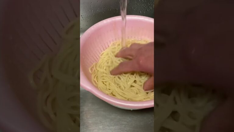 明日の朝食はナポリタン 昔の喫茶店の味。茹で置き麺が、もちもちで美味しい。