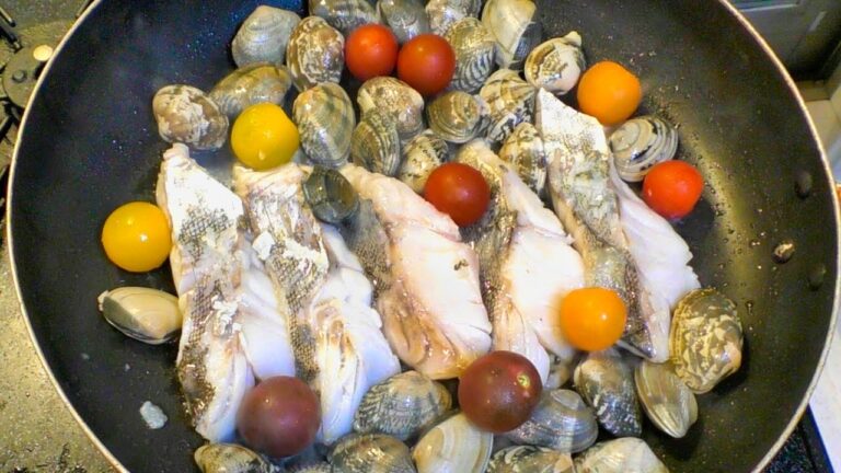 フライパン一つで作る簡単アクアパッツァ。