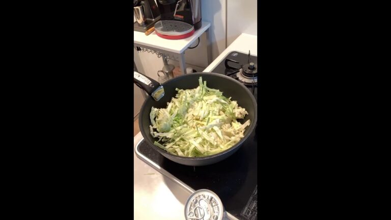 サバ缶とキャベツの柚子胡椒炒め