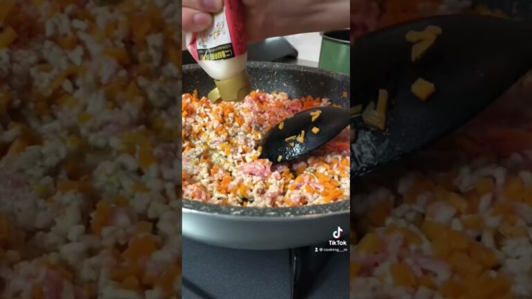 【ピリ辛そぼろ丼】 #おうちごはん #レシピ #料理 #手作りごはん#shorts #節約 #自炊 #グルメ #簡単レシピ