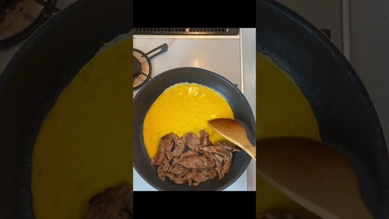 すき焼きのタレで美味しさやみつき！【牛肉とキムチの甘辛チャーハン】#Shorts #炒飯