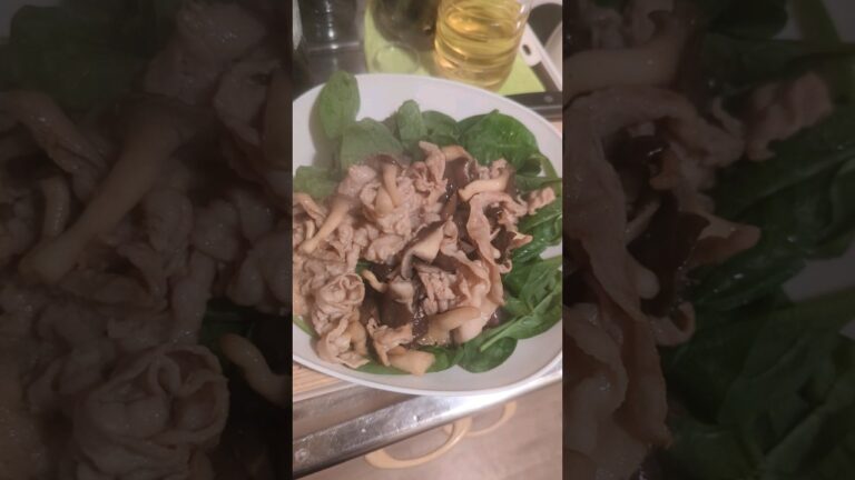 サラダほうれん草と豚バラ肉ひらたけ炒め