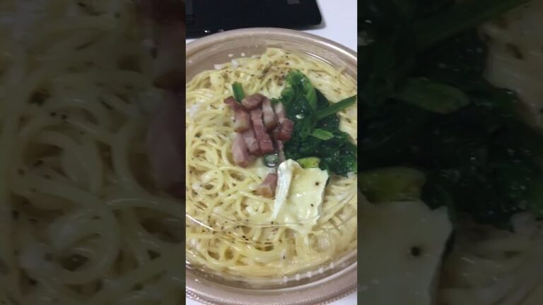 【セブンイレブン】2021/12/25、ホウレンソウとベーコンのチーズクリームパスタ