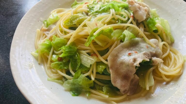 簡単パスタ【ペペロンチーノ】春キャベツがなくても安心して下さい #shorts