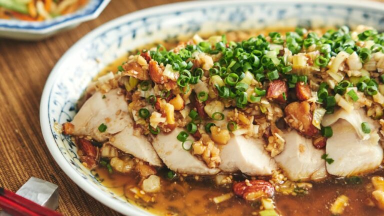 レンジで簡単本格的！ねぎとナッツがたっぷりよだれ鶏