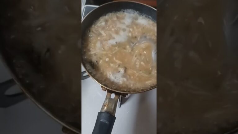 榎とサバ缶の味噌汁