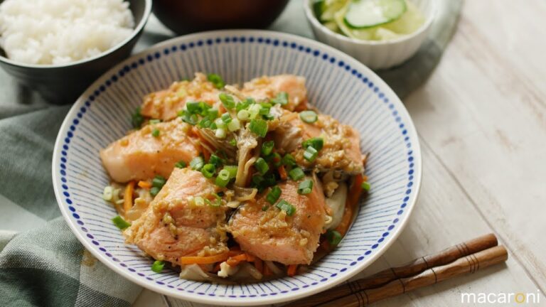 フライパンでパパッと完成！ 秋鮭と もやしの ごまだれ 蒸し のレシピ 作り方