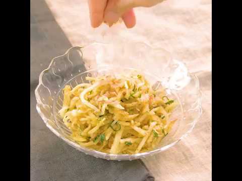 パパっと作れて歯ごたえ抜群！ すりごまとポン酢の大根サラダ ｜ moguna[モグナ]