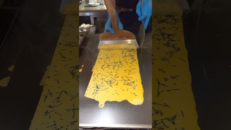 ローリング明太だし巻き🍳ヘラで高速で巻いて完成！たっぷりお出汁効いていてぷるぷる食感がたまらない！！【名古屋：南風 本店】