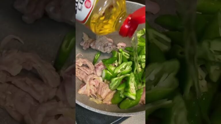 万願寺とうがらしとせせりの生姜醤油炒め