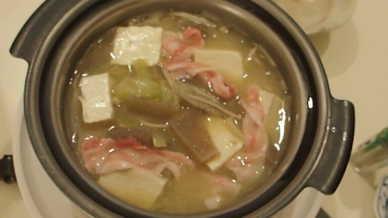 豚バラとごぼうのみそ鍋