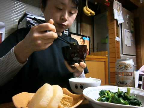 ≪晩ごはん≫大根の煮物ホウレンソウお浸しワカメのみそ汁♪ビールと一緒に
