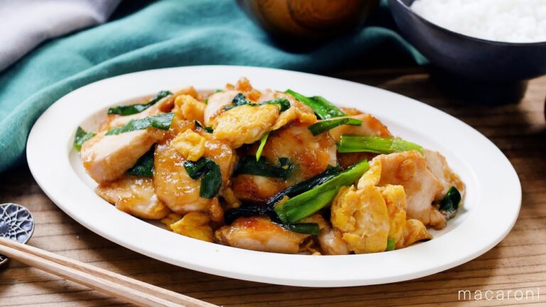 【鶏むね肉のニラたま炒め】簡単節約レシピ！ボリューム満点おかず♪｜macaroni（マカロニ）