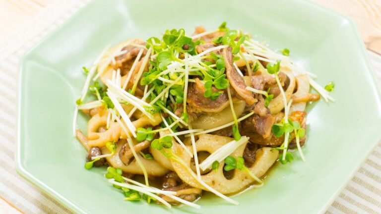 シャキシャキの歯ごたえ！牛肉とレンコンの炒めもの