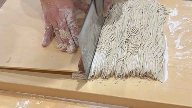 高級食材すっぽんを使った十割蕎麦が話題「喜鈴」蕎麦をレンゲで食べる奴は俺だけだろwww 小牧市グルメ