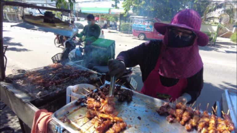 ［ムーピンカオニャオ］炭火で焼いた香ばしい焼き鳥屋さんはたった７バーツ🇹🇭