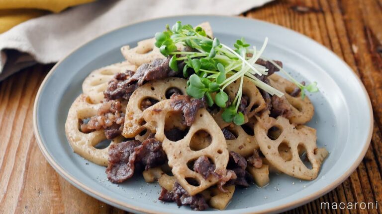【牛肉とれんこんの甘辛黒こしょう炒め】シャキシャキ食感✨ピリ辛味がクセになる！