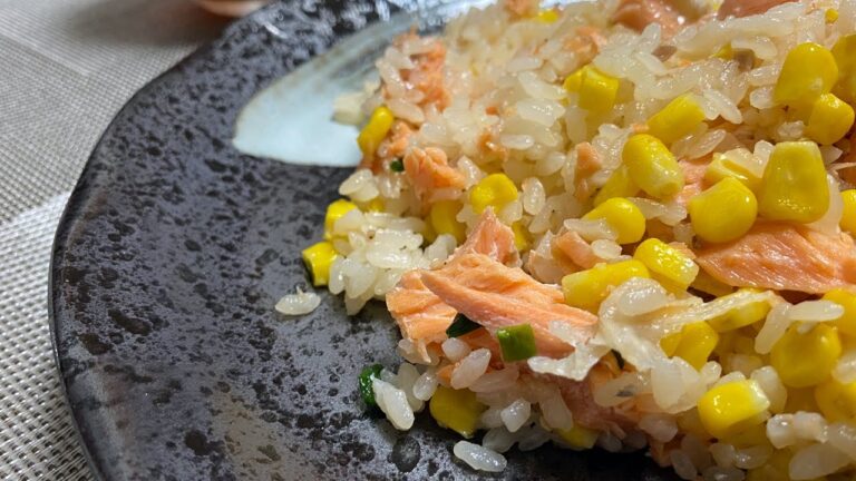 【火要らず】鮭と醤油バターコーンの炊き込みご飯【パパでも作れる簡単料理：飯テロ】seasoned rice with salmon and soy sauce butter corn recipe