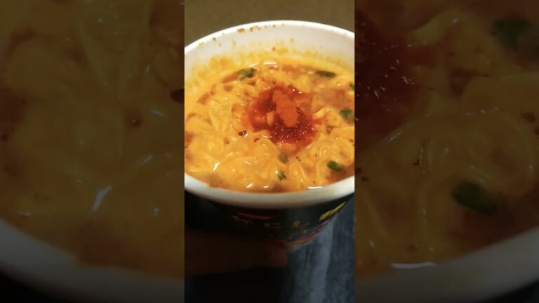 日清 とんがらし麺甘辛チーズヤンニョムチキン味！【カップ麺】