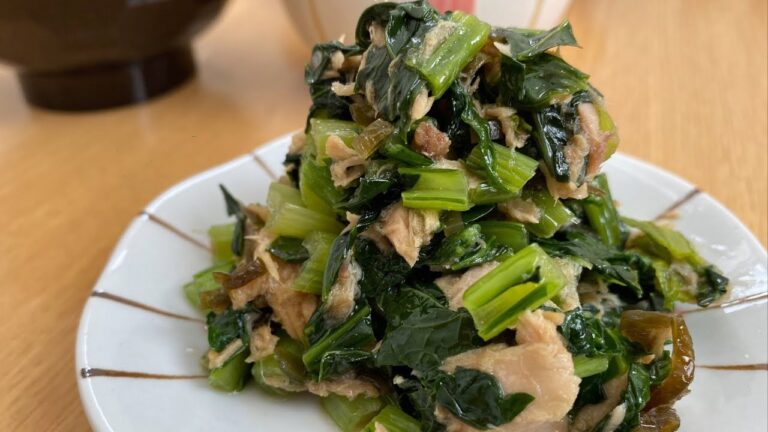 管理栄養士がつくる【小松菜とツナのごま油炒め】